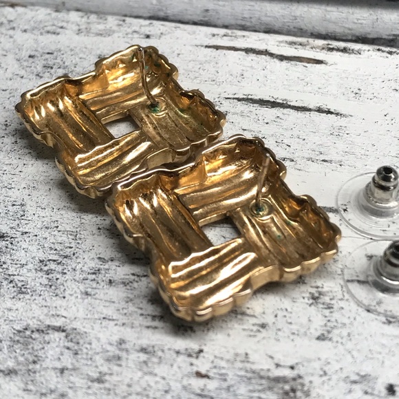 🌻4/$20 Vintage Gold Coloured Metal Basketweave Pattern Earrings Pushbacks - Picture 3 of 7